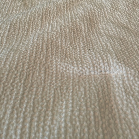 WHITE COMFORTER BRAND NEW - Picture 2 of 3